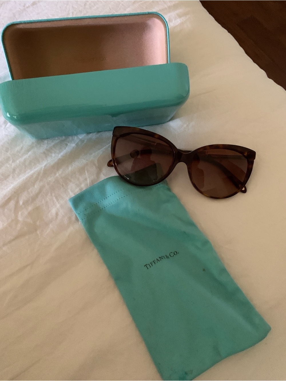 Tiffany & Co. Brown Tortoiseshell Cat-Eye Sunglasses with Tiffany Blue Case